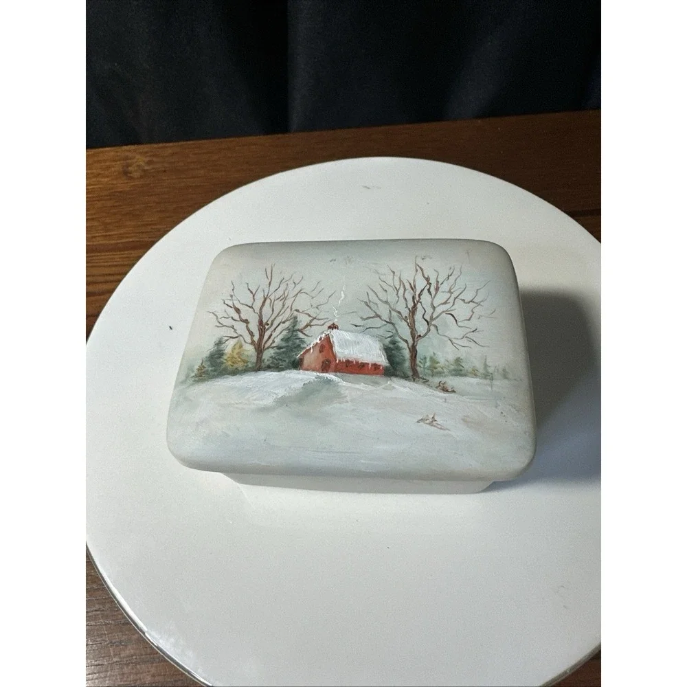 Vintage Small White Green Red Porcelain Trinket Jewelry Vanity Pill Box With Lid
